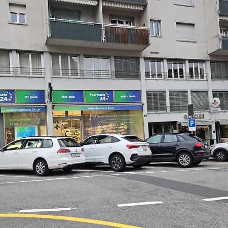 홈스테이 Felix's Near The Train Station